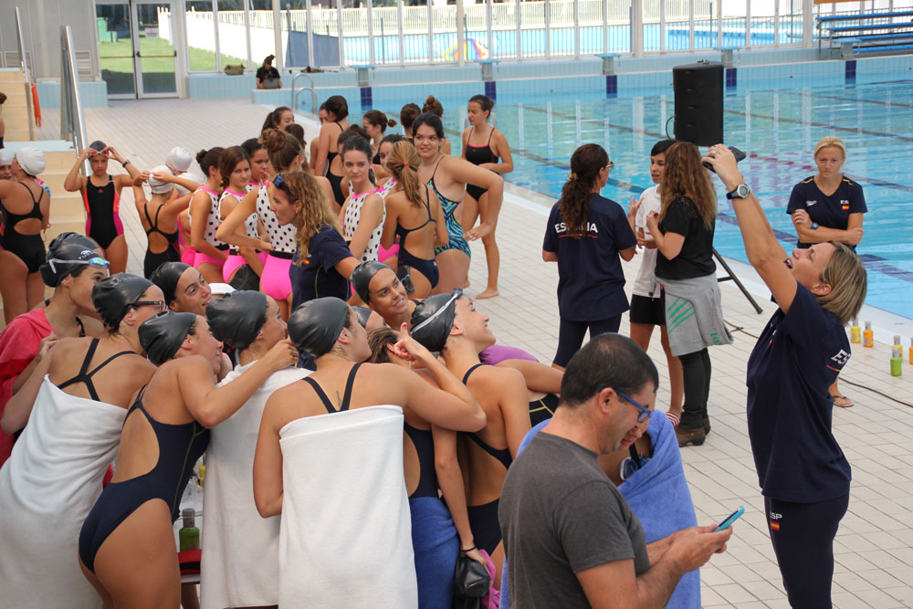 La Selección Nacional de Natación Sincronizada visitó la C.D. Amaya
